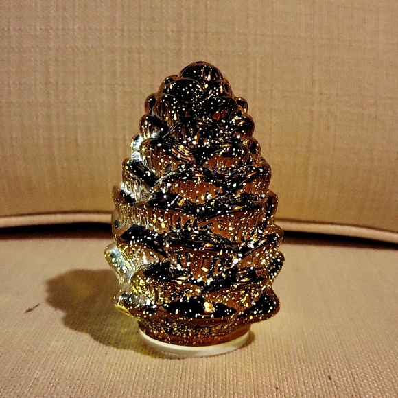 Glass golden brown pine cones - Picture 1 of 3